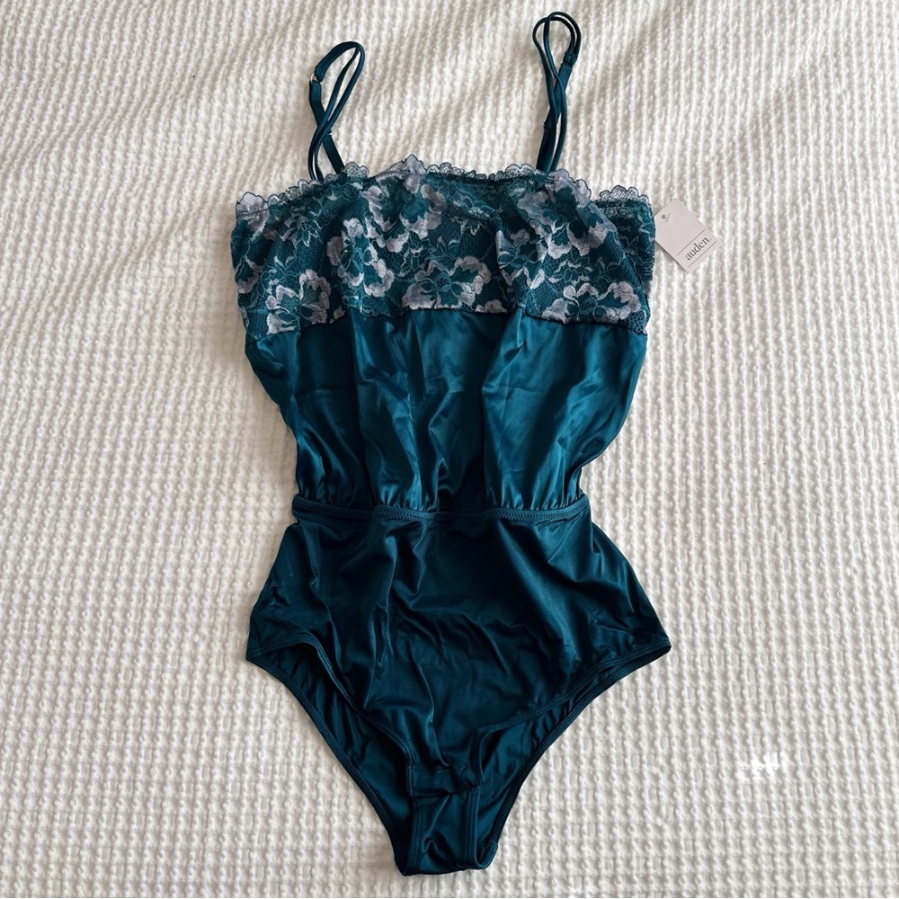 NWT Auden Teal Floral Lace Bodysuit Size Small